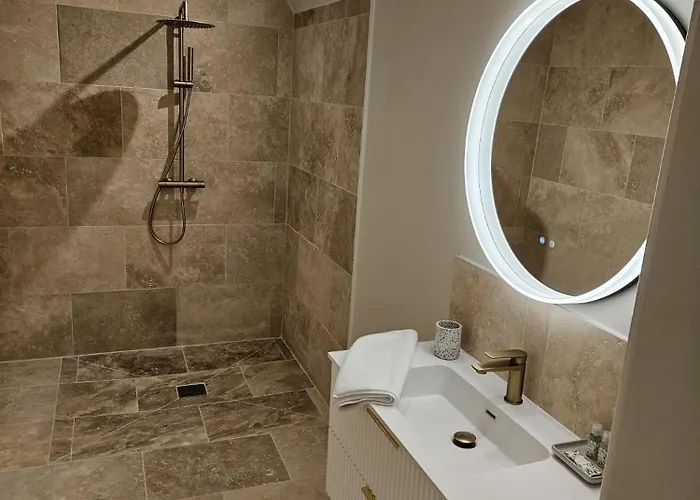 Chateau De La Follie - Le Halloy *